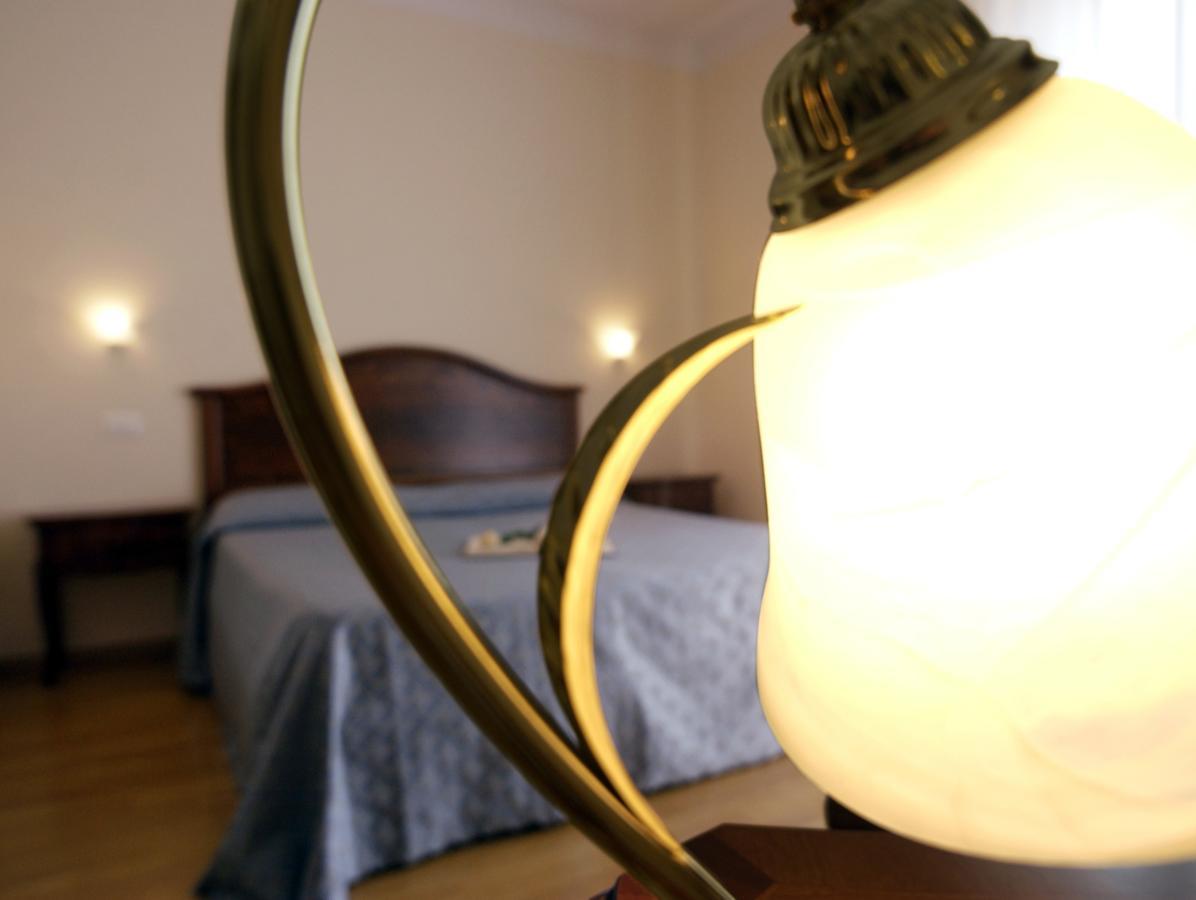 Hotel Belvedere Torri Del Benaco Extérieur photo
